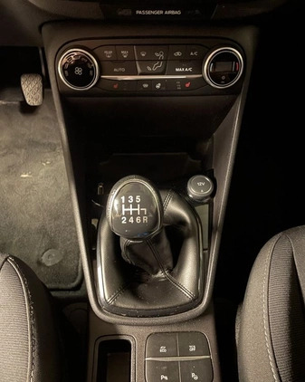 Ford Fiesta cena 40997 przebieg: 113500, rok produkcji 2017 z Kraków małe 121